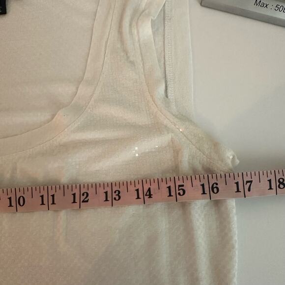 St. John Caviar White Sequin Sparkle Tank Top Size Small - Picture 8 of 10